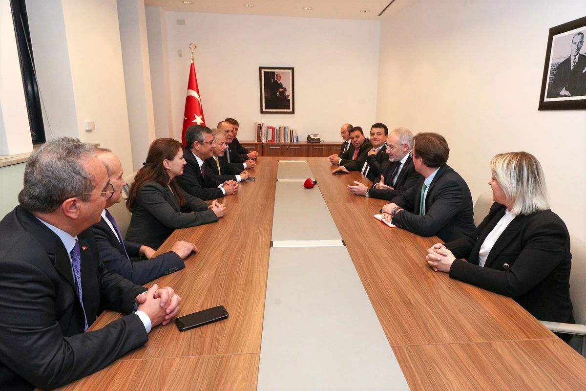 CHP Genel Başkanı Özgür Özel, Bosna Hersek Federasyonu Başbakanı Nermin Niksic ile görüştü