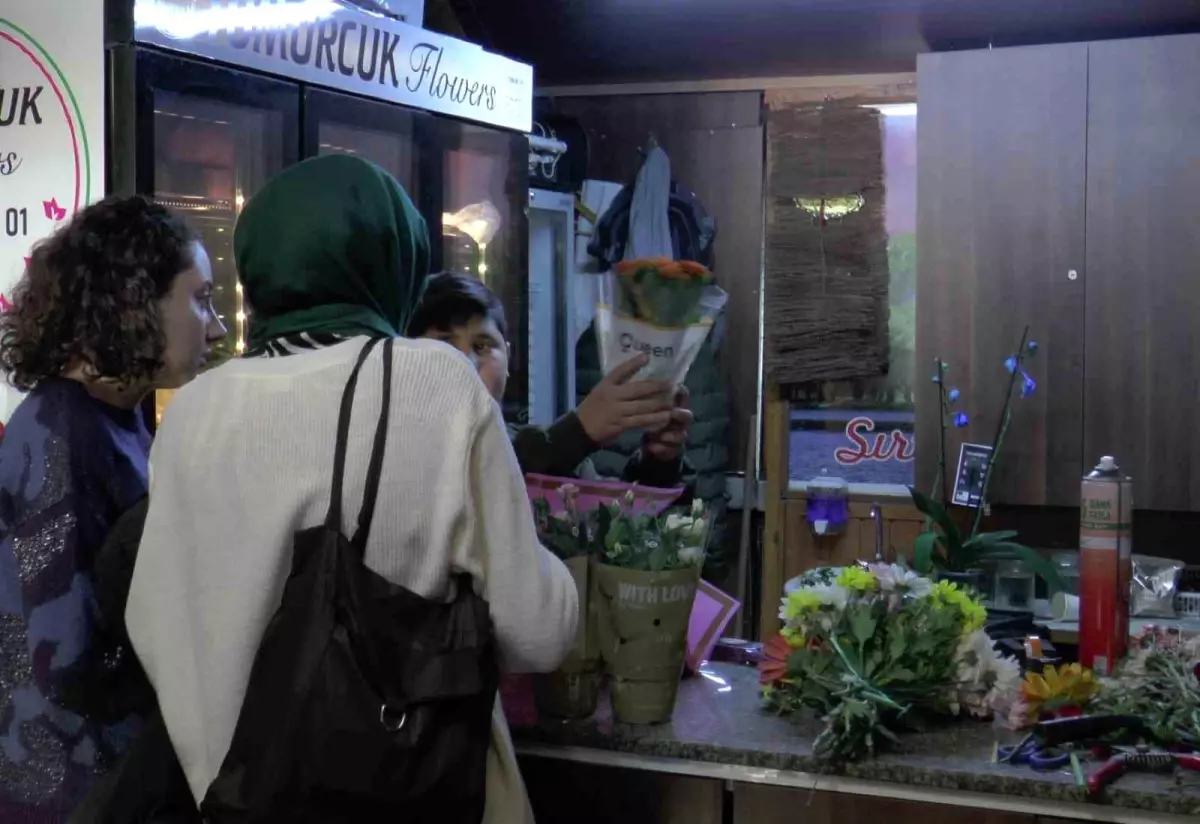 24 Kasım Öğretmenler Günü\'nde çiçekçiler mesai yaptı