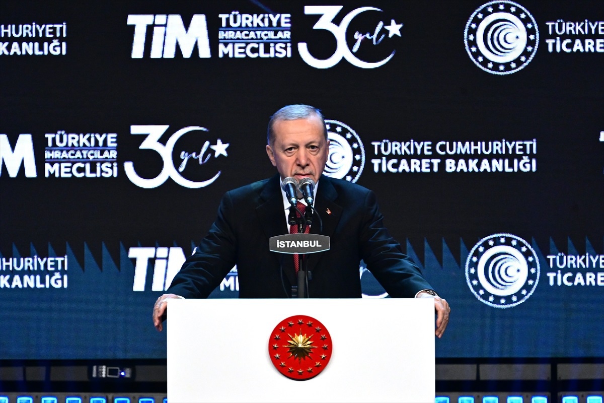 Cumhurbaşkanı Erdoğan: "İhracatın rakam olarak artışı, şüphesiz önemlidir ancak bizim Türkiye olarak bundan sonra üzerinde asıl yoğunlaşmamız...