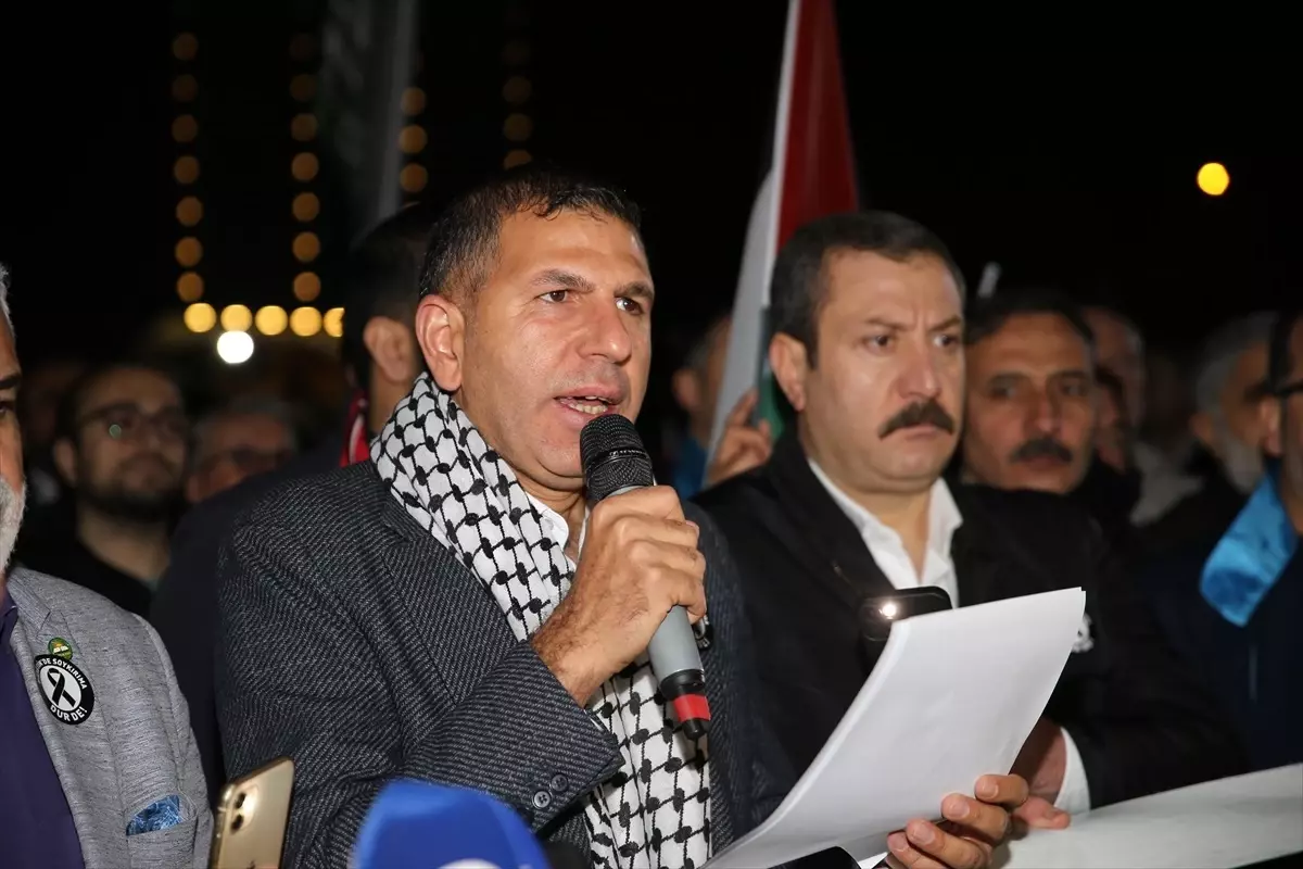 Diyarbakır\'da "Gazzeli Eğitimcilere Destek Yürüyüşü" düzenlendi