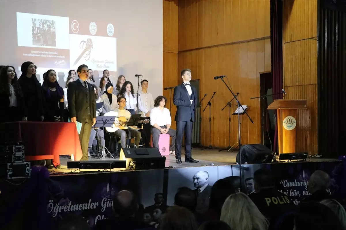 Edirne\'de 24 Kasım Öğretmenler Günü kutlandı