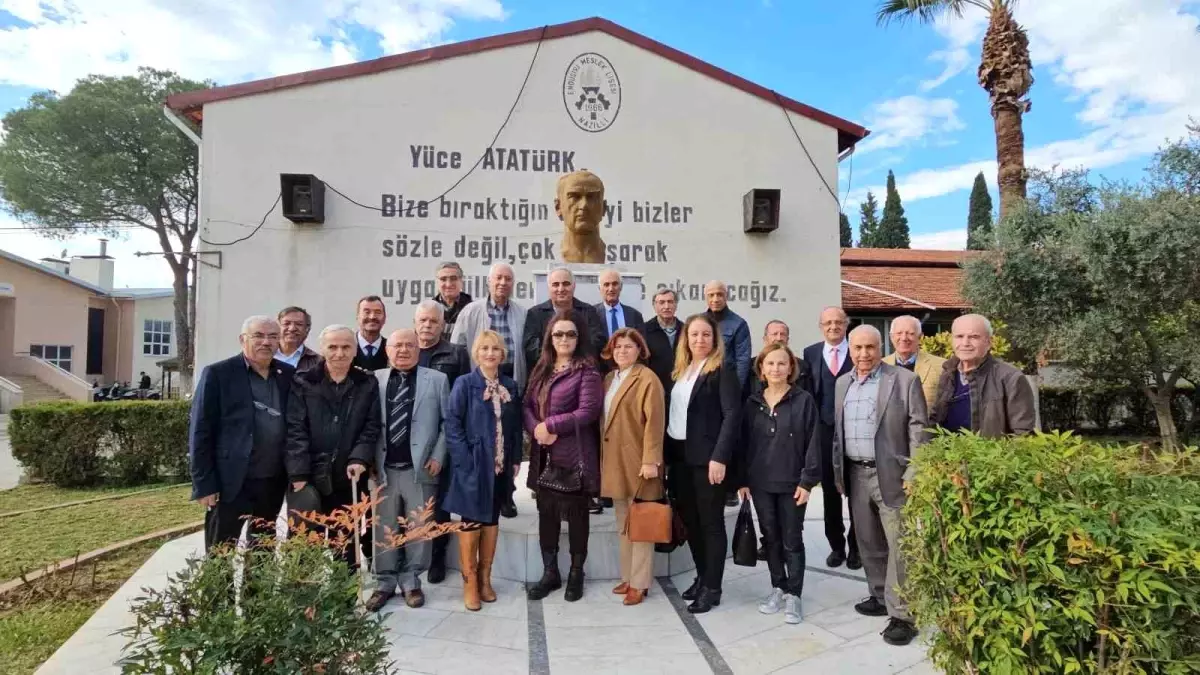 Emekli Öğretmenler Nazilli Mesleki ve Teknik Anadolu Lisesi\'ni Ziyaret Etti