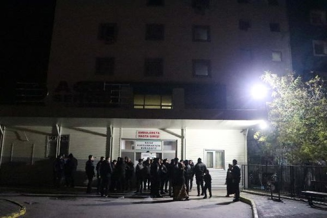 Sokak düğününü basan gelinin eski eşi ve yakınları ortalığı kan gölüne çevirdi: 1 ölü, 4 yaralı Sokak düğününü basan gelinin eski eşi ve yakınları ortalığı kan gölüne çevirdi: 1 ölü, 4 yaralı