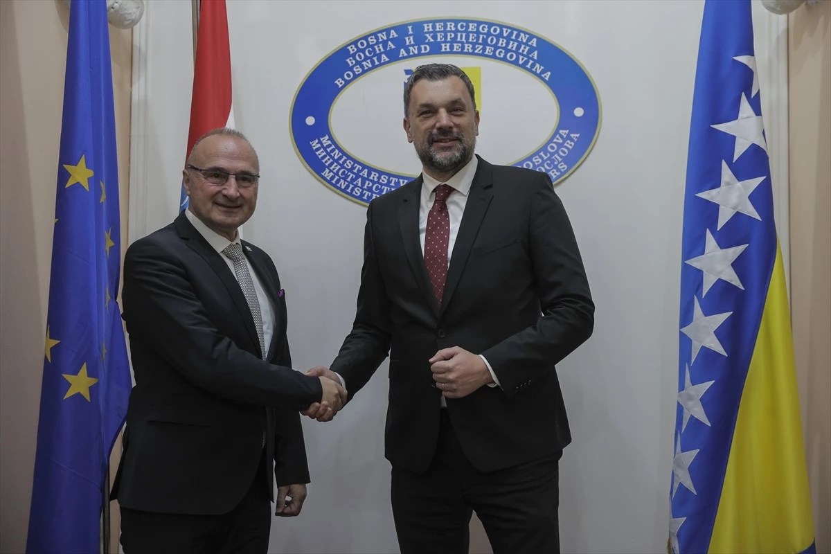 Hırvatistan Dışişleri Bakanı Bosna Hersek\'in AB müzakerelerinin başlamasını temenni ediyor
