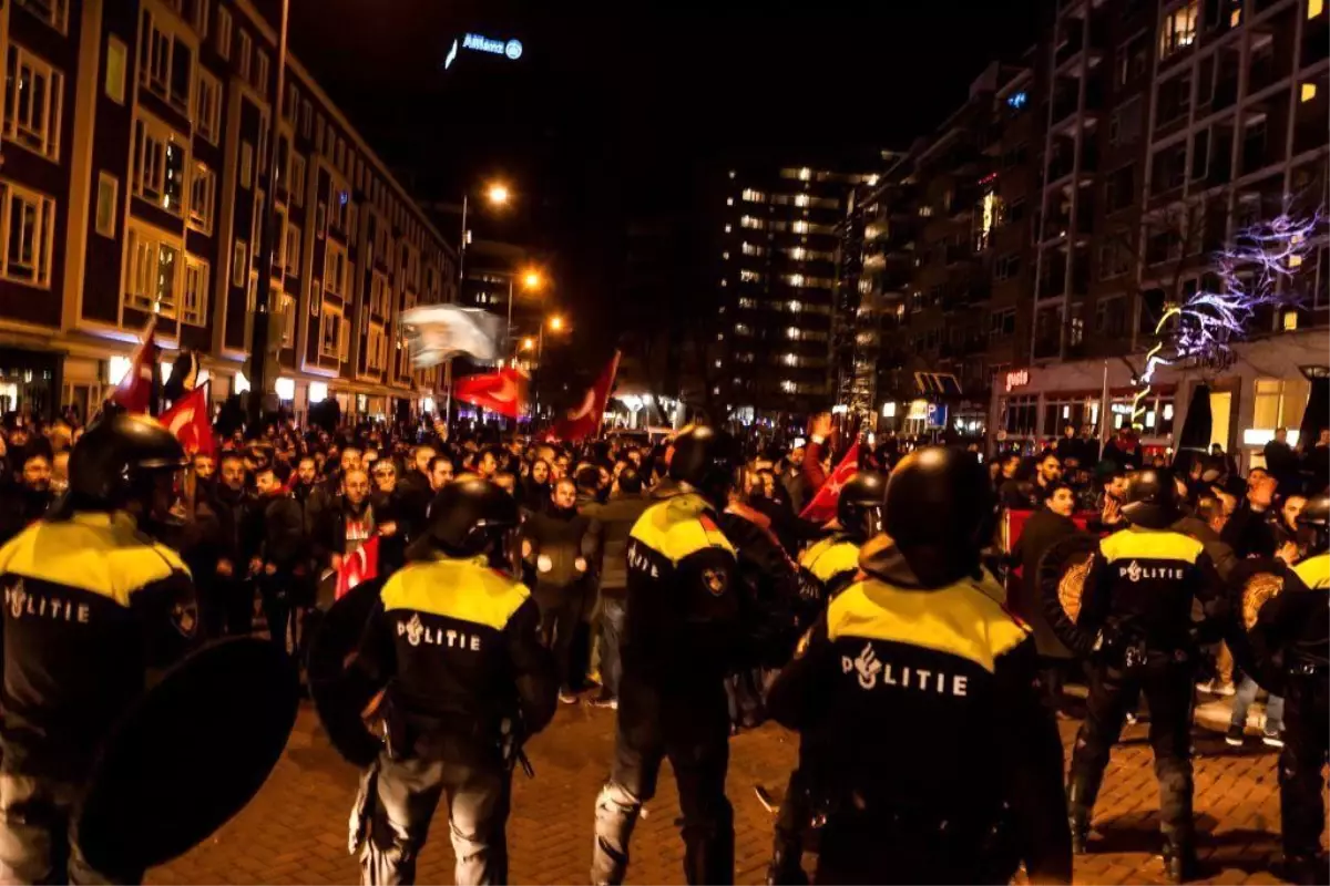 Hollanda seçimlerinin galibi Wilders Türkiye hakkında hangi açıklamaları yapmıştı?