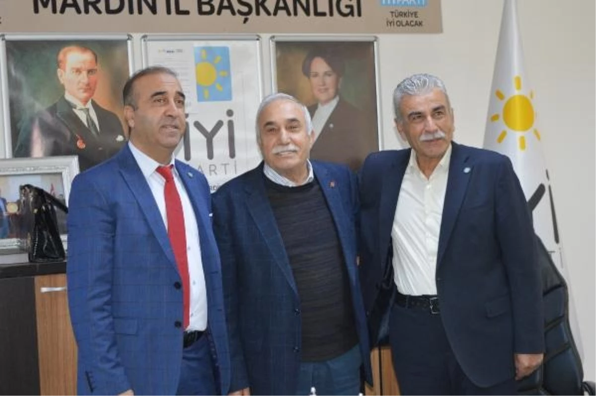 İYİ Parti Ankara Milletvekili Ahmet Eşref Fakıbaba, Mardin\'de partisinin il başkanlığını ziyaret etti