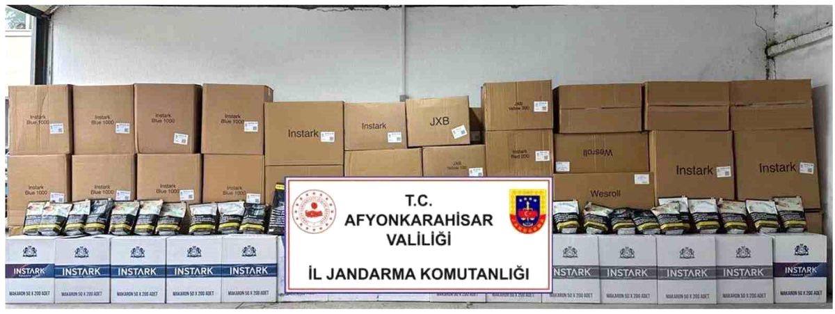 Afyonkarahisar\'da 150 Bin Adet Boş Makaron ve 793 Kilogram Kaçak Tütün Ele Geçirildi