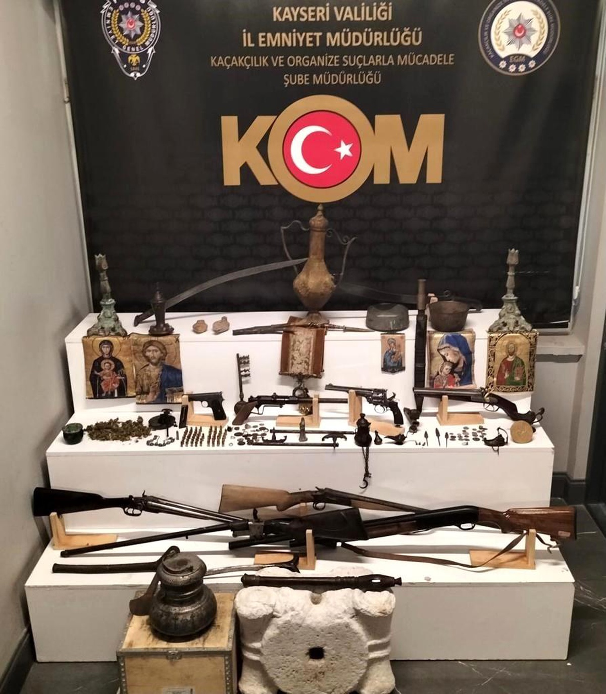 Kayseri\'de Tarihi Eser Operasyonu: Çok Sayıda Eser Ele Geçirildi, 1 Kişi Gözaltına Alındı