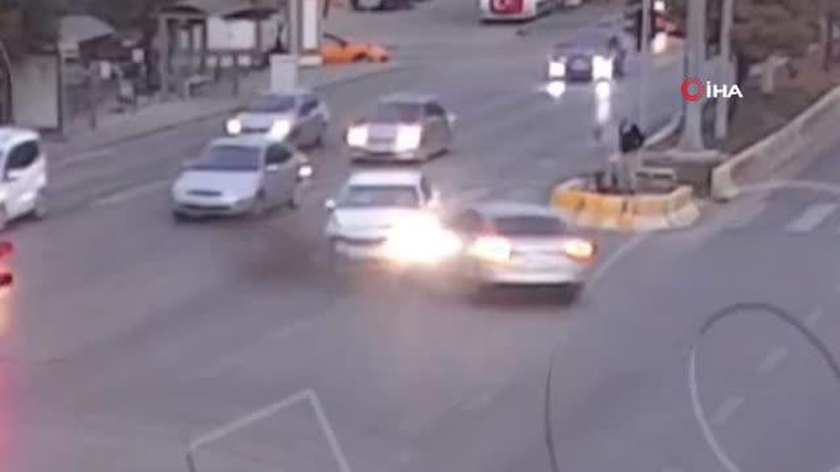 Kırıkkale\'de trafik kameraları kamerada: Sürücülerin dikkatsizliği pes dedirtti