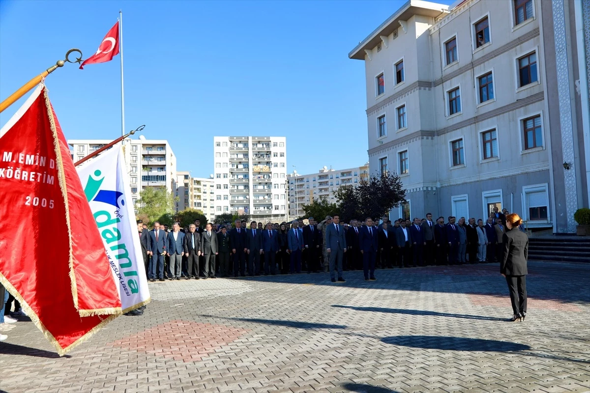 Kızıltepe\'de Öğretmenler Günü Töreni