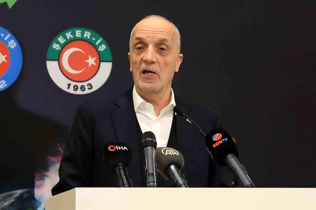 Türk-İş'ten asgari üret pazarlığına sayılı günler kala patronlara mesaj: Kazanıyorsan işçiye de ver Türk-İş'ten asgari üret pazarlığına sayılı günler kala patronlara mesaj: Kazanıyorsan işçiye de ver