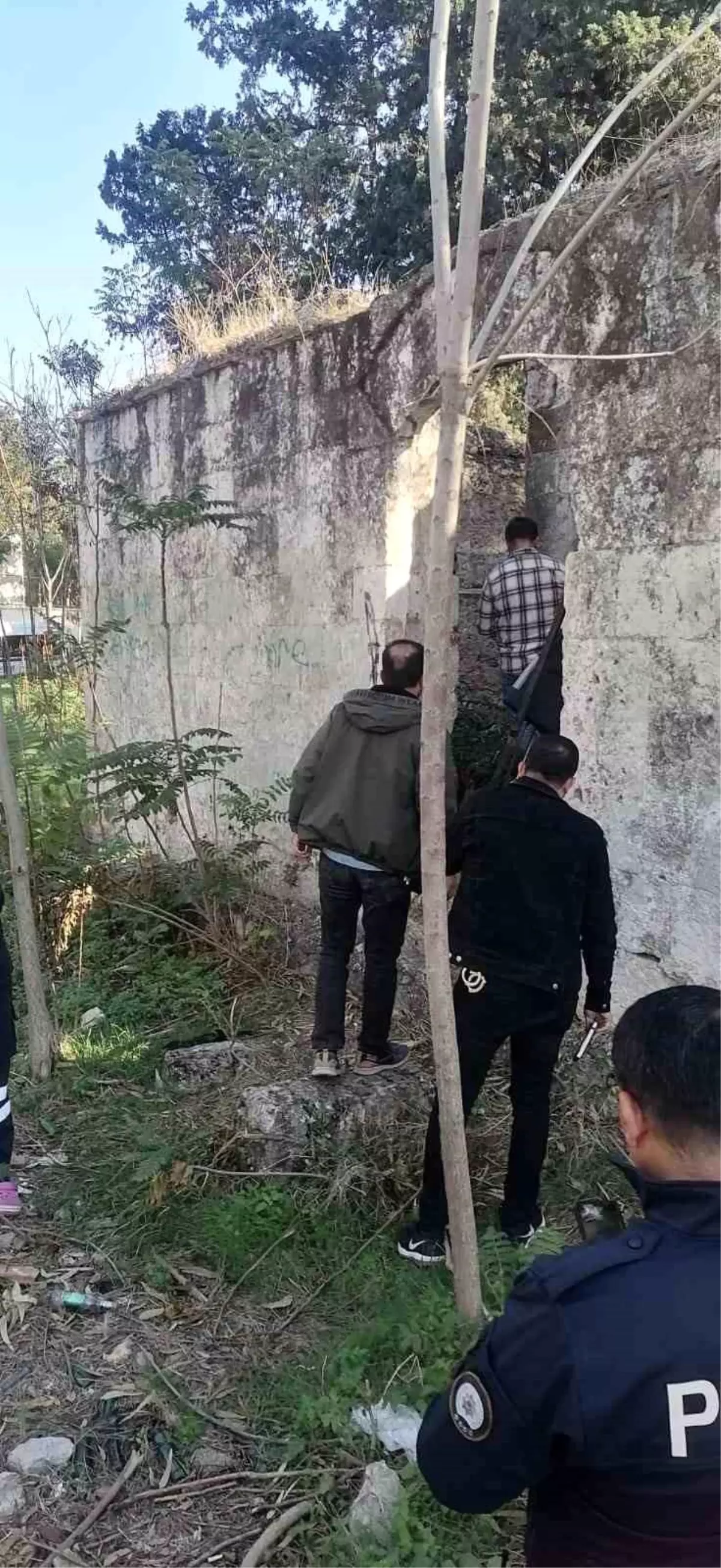 Tarsus\'ta Gözlükule Höyüğü\'nde bir kişi bıçaklanarak öldürüldü