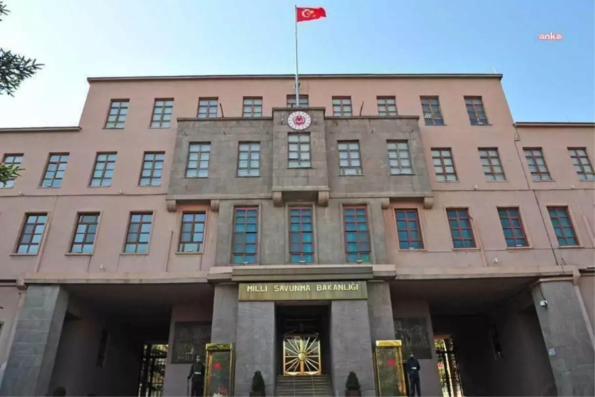 MSB: Irak\'ın kuzeyindeki Gara, Metina, Hakurk ve Kandil\'deki 17 hedef hava harekatıyla imha edildi, çok sayıda terörist etkisiz hale getirildi