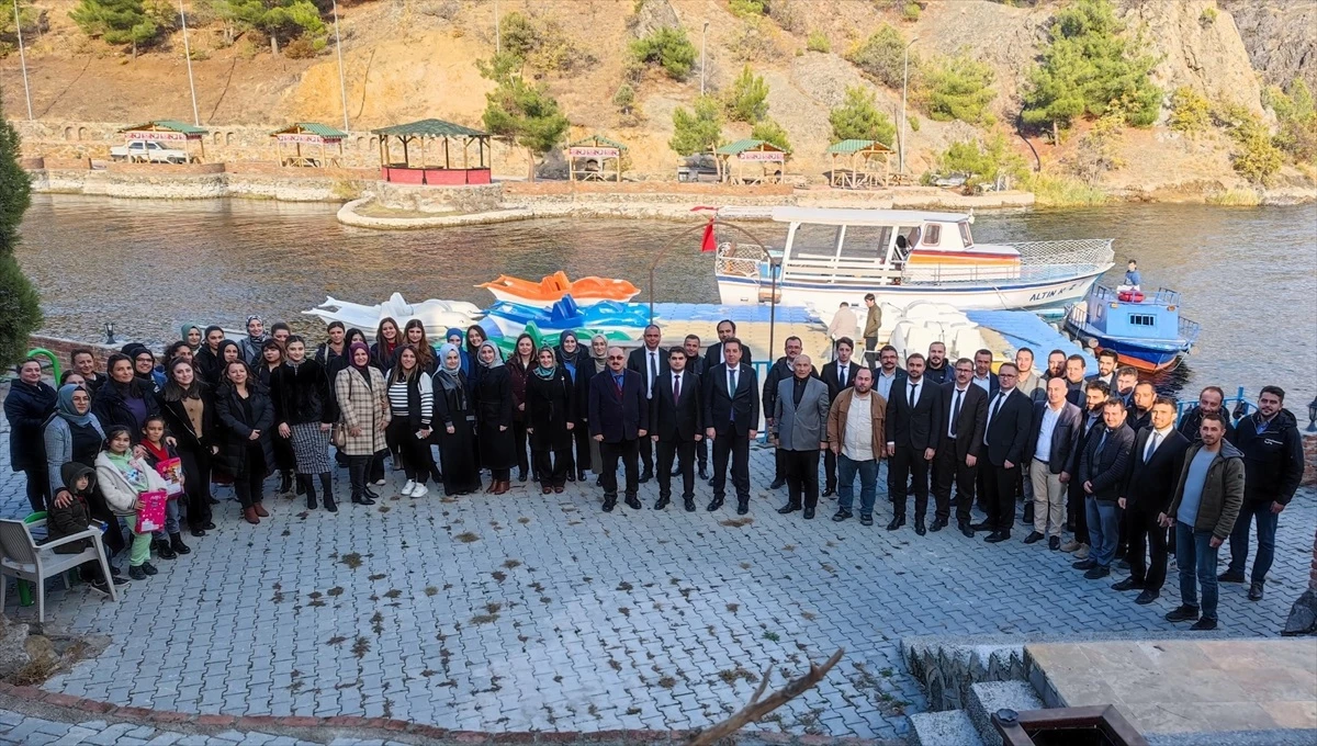 Çorum\'un Oğuzlar Belediye Başkanı Öğretmenleri Ağırladı