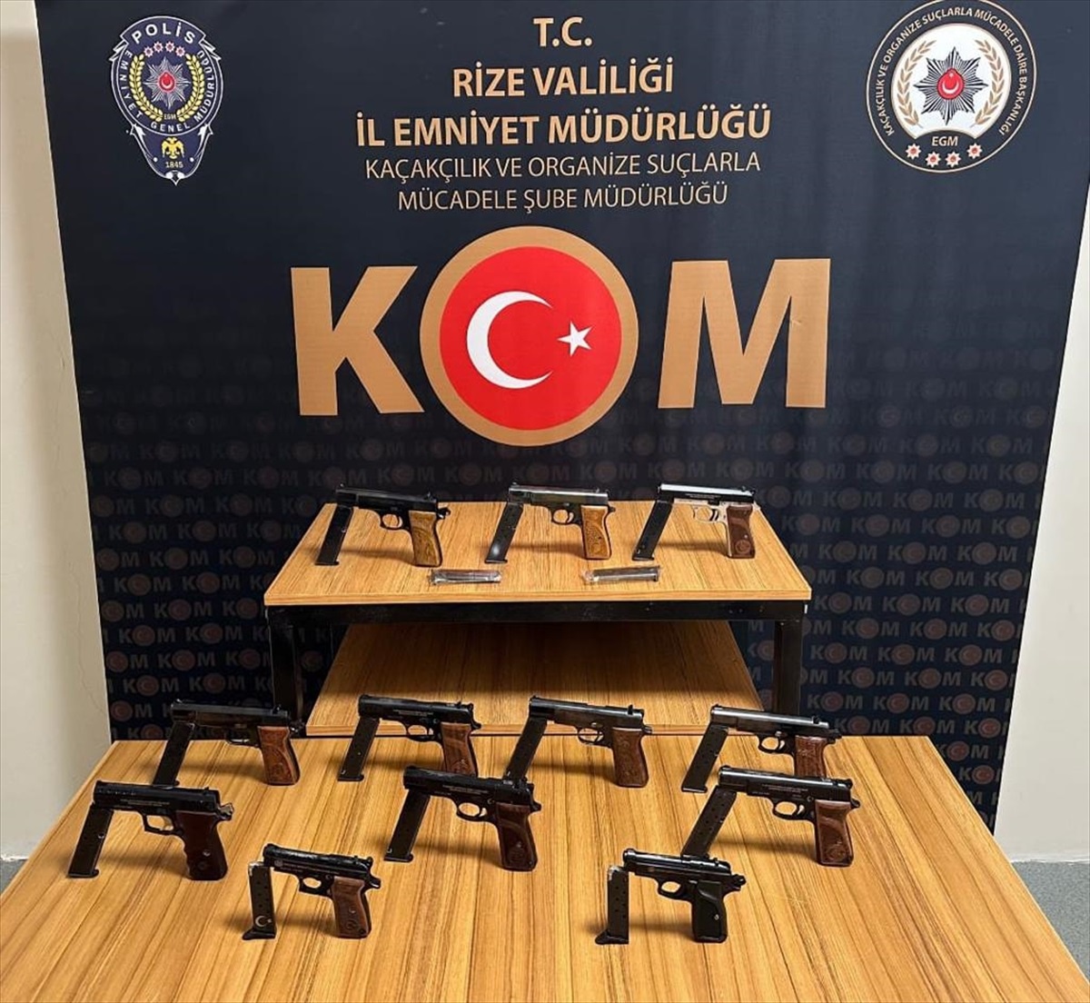 Rize\'de 17 ruhsatsız tabancanın yakalandığı olayda 1 kişi tutuklandı