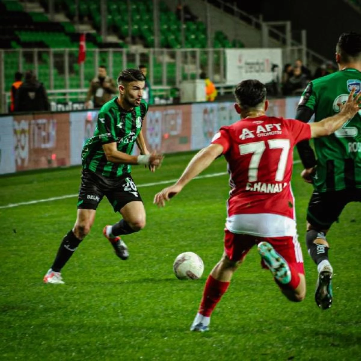 Sakaryaspor ve Erzurumspor FK 2-2 berabere kaldı