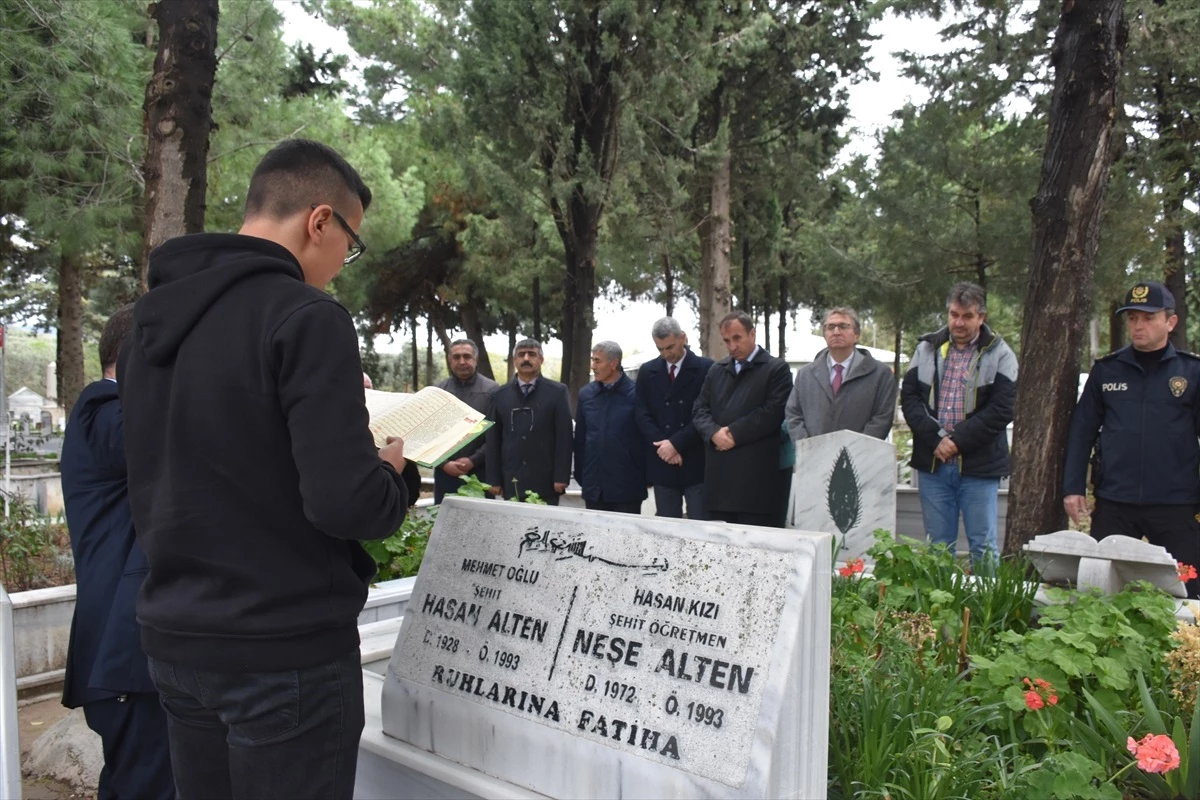 Şehit öğretmen Neşe Alten ve babası mezarları başında anıldı