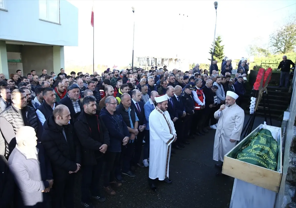 Maden Mühendisi Zekayi Can Çalık\'ın Cenazesi Giresun\'da Defnedildi