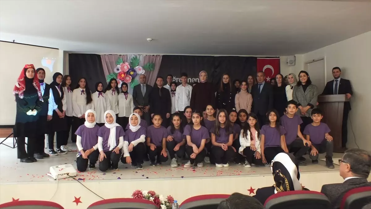 Sivas\'ın ilçelerinde Öğretmenler Günü kutlandı