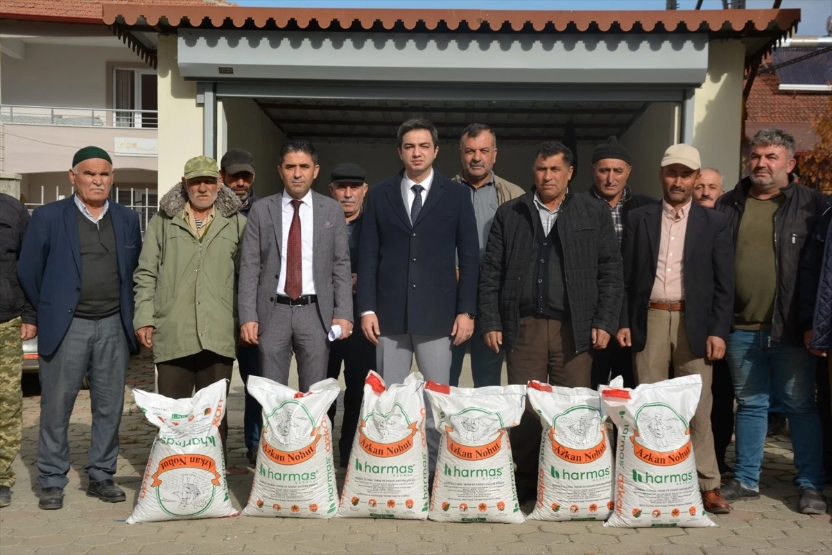 Sulusaray\'da çiftçilere yüzde yüz hibeli nohut tohumu dağıtıldı