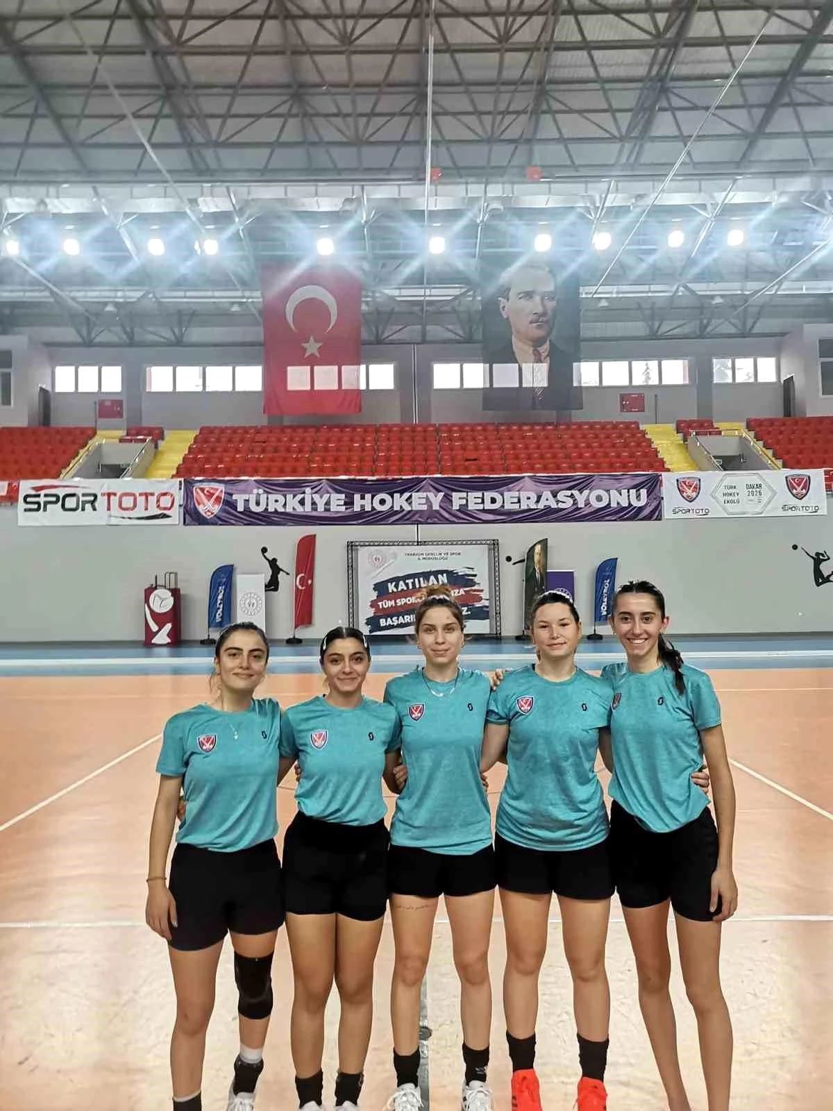 Ege Yıldızları Spor Kulübü Kadın Hokey Takımı, Türkiye Kadın Hokey A Milli Takımının Yüzde 25\'ini Oluşturuyor