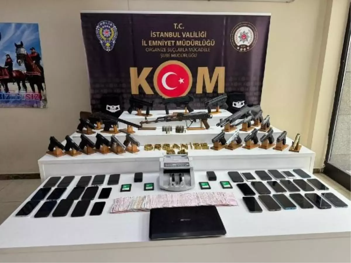 İstanbul\'da yakalanan çete adliyeye sevk edildi