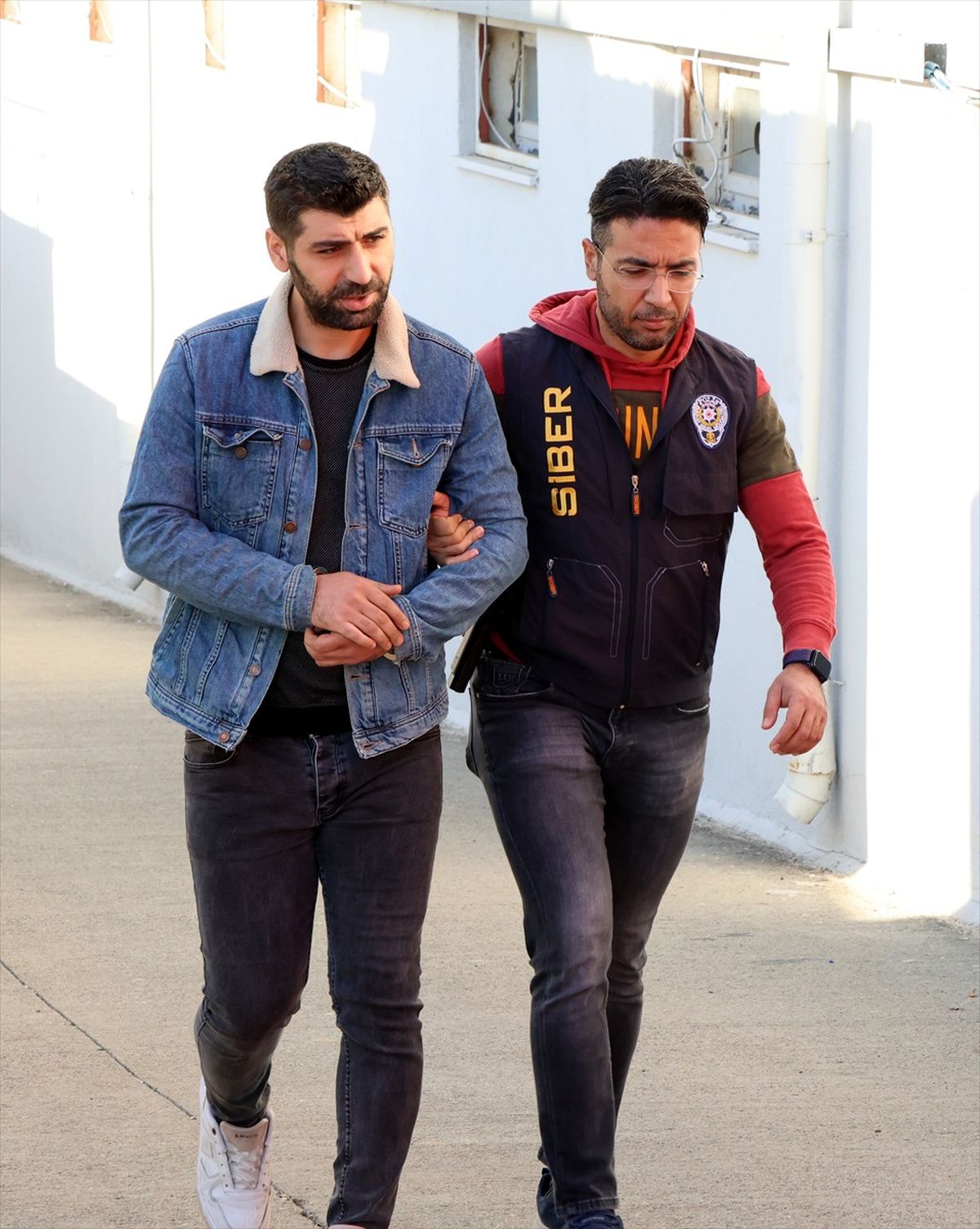 Adana\'da Oltalama Yöntemiyle Dolandırıcılık Operasyonu