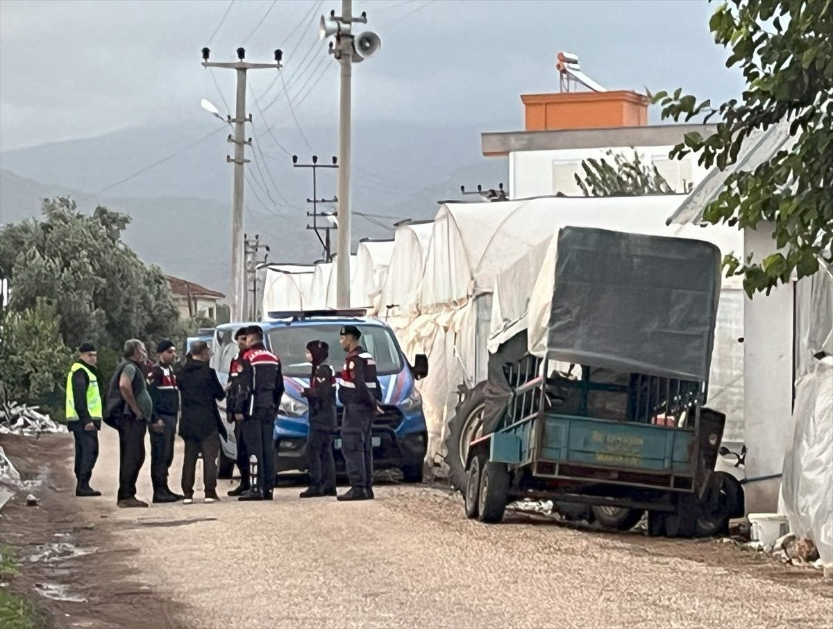 Antalya\'da kadın av tüfeğiyle öldürüldü