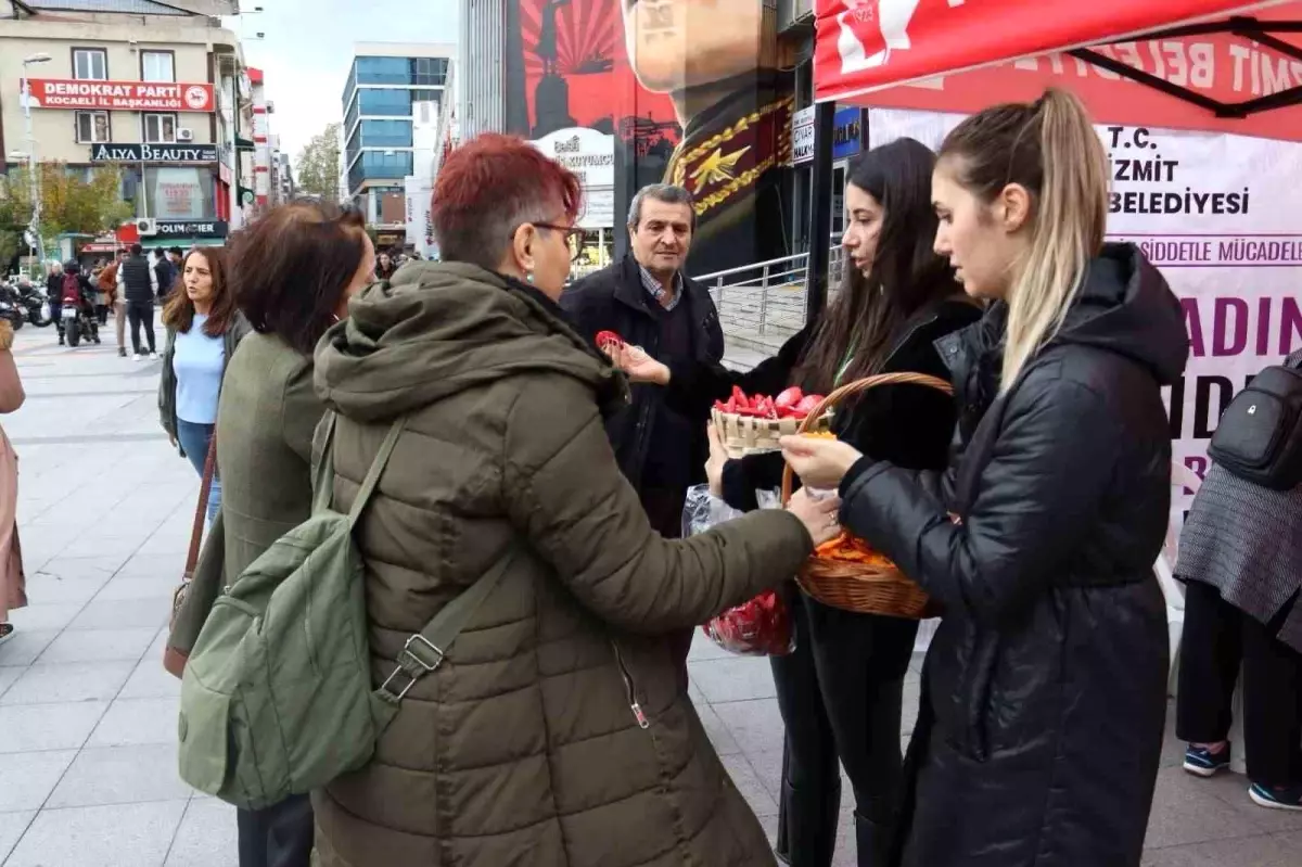 İzmit\'te kadın cinayetlerine dikkat çekildi