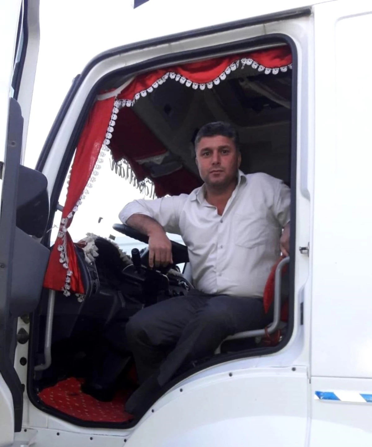 Kuzey Irak\'ta çarpışan tanker alev topuna döndü, Silopili şoför hayatını kaybetti