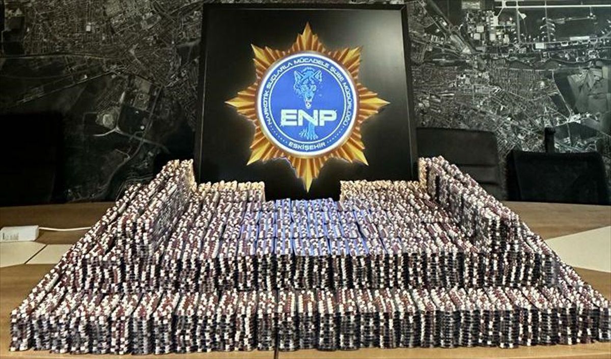 Eskişehir\'de 63 Bin 518 Adet Sentetik Ecza Hap Ele Geçirildi