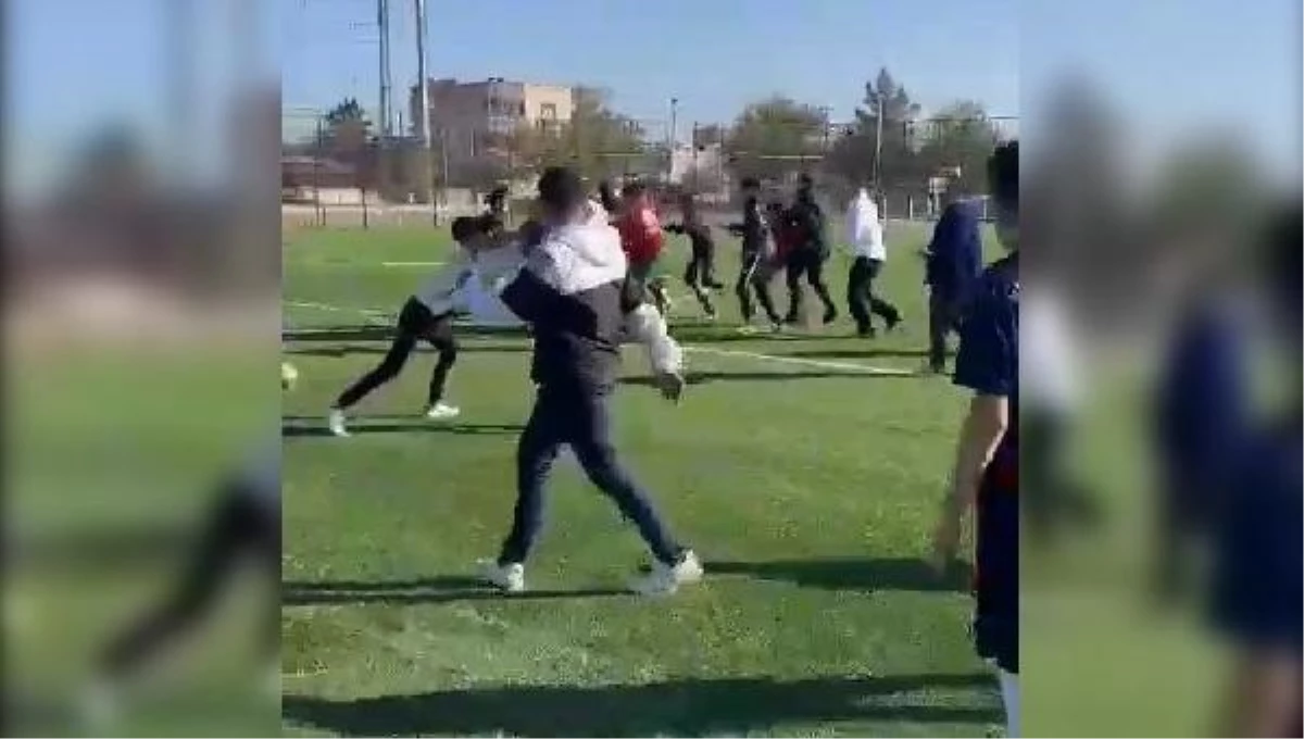 Şanlıurfa\'da liseler arası futbol turnuvasında kavga çıktı