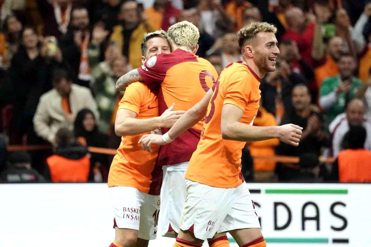 Galatasaray, Alanyaspor\'u 4-0 mağlup ederek evindeki yenilmezlik serisini 23 maça çıkardı