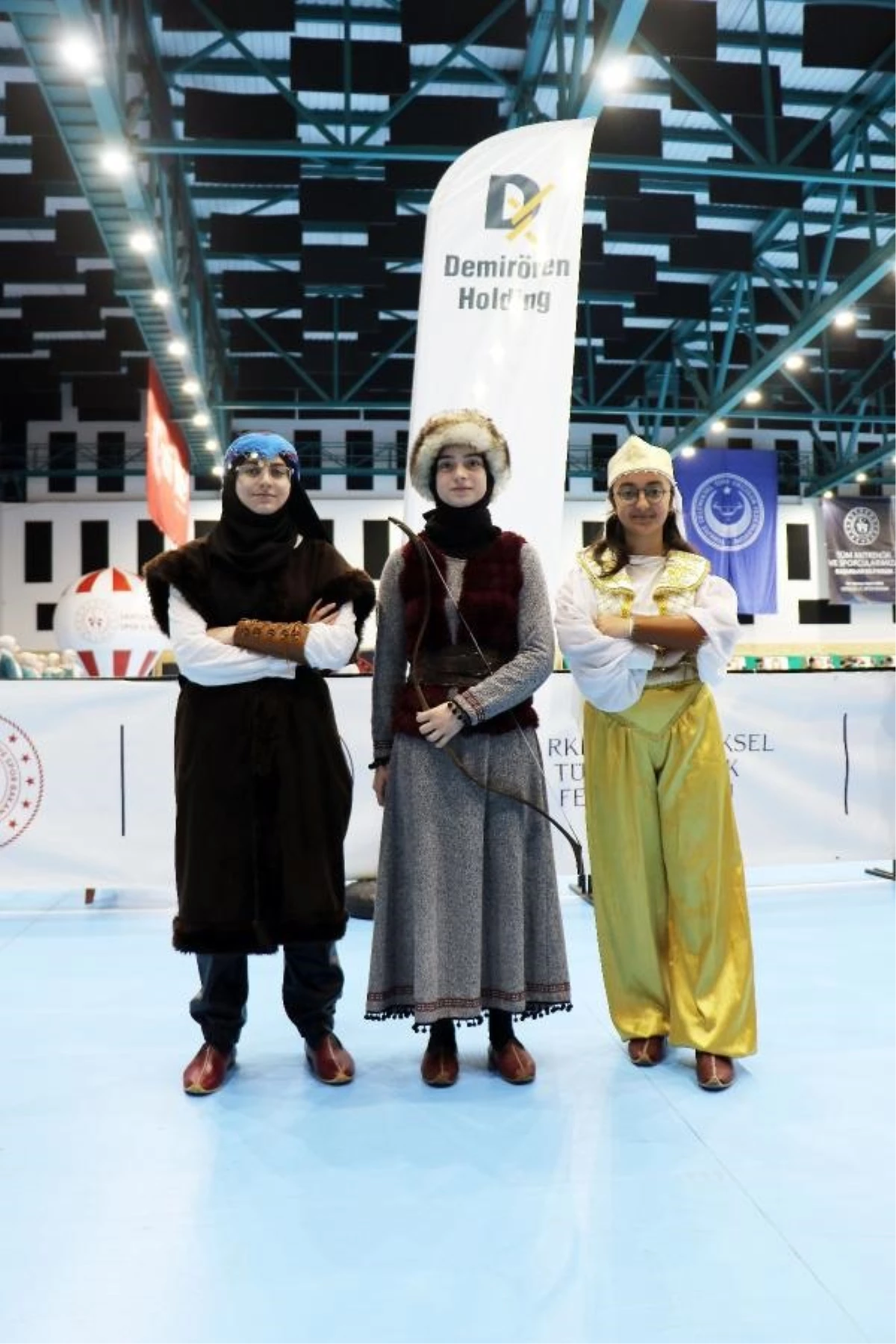 Geleneksel Türk Okçuluk Yıldızlar ve Gençler 100. Yıl Salon Türkiye Şampiyonası Samsun\'da Başladı