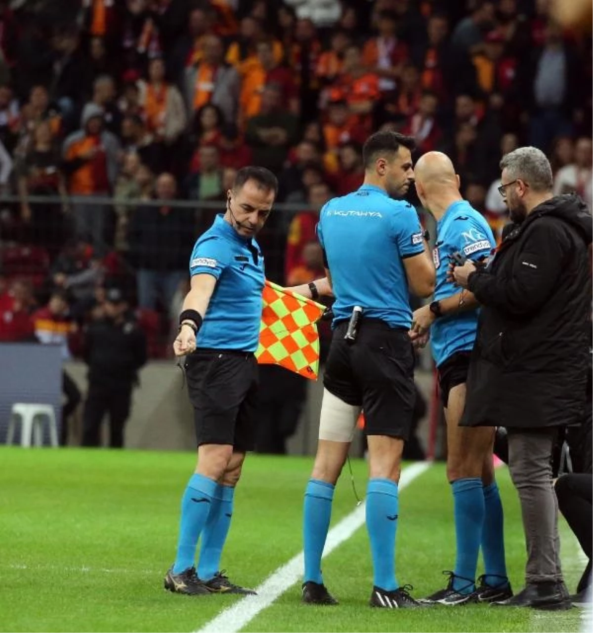Galatasaray - Alanyaspor maçında hakem sakatlandı