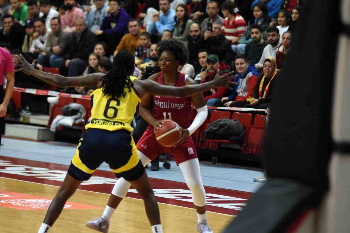 Fenerbahçe Alagöz Holding, Melikgazi Kayseri Basketbol\'u mağlup etti