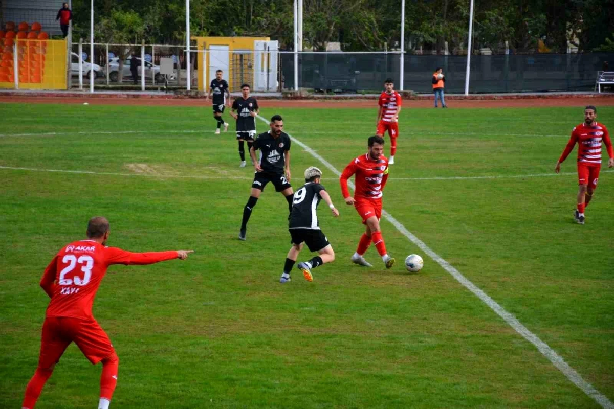 İncirliova Belediyespor, evinde Kırkgöz Döşemealtı Belediye Gençlik ve Spor\'a 2-0 mağlup oldu