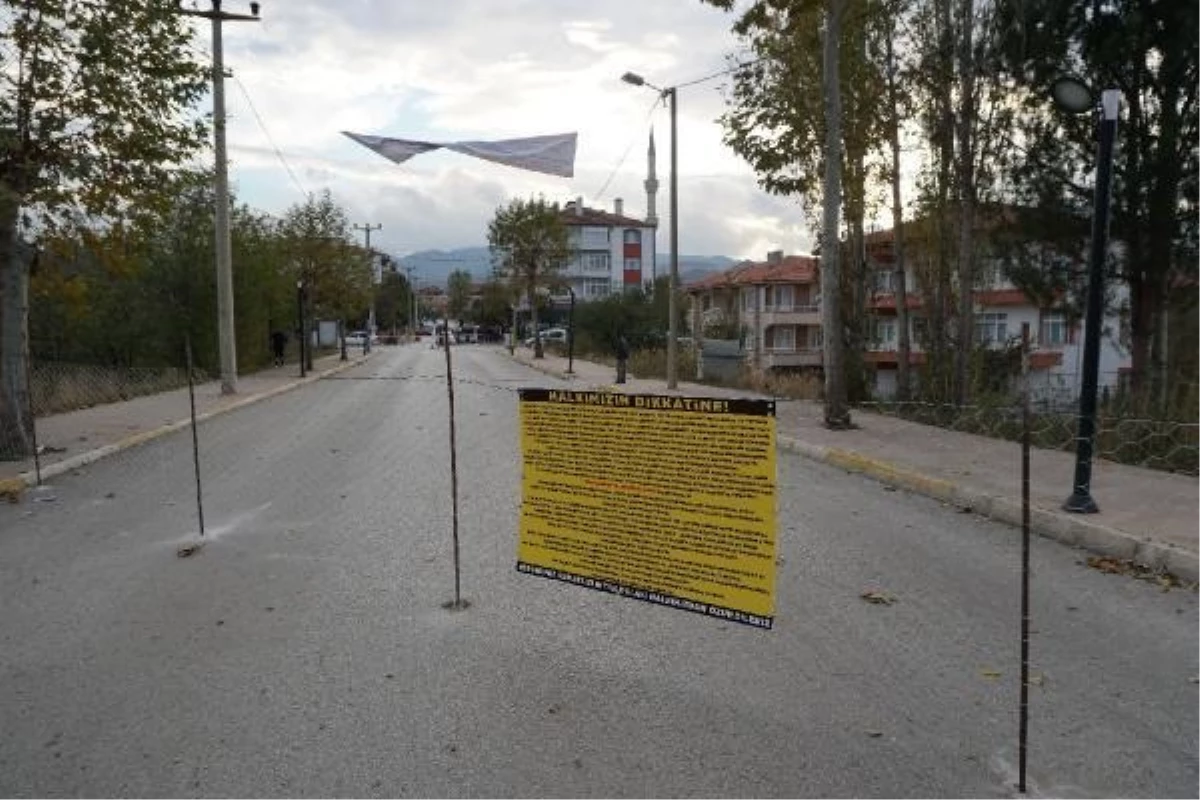 Osmancık\'ta mahkeme kararıyla kapatılan yol tekrar açıldı