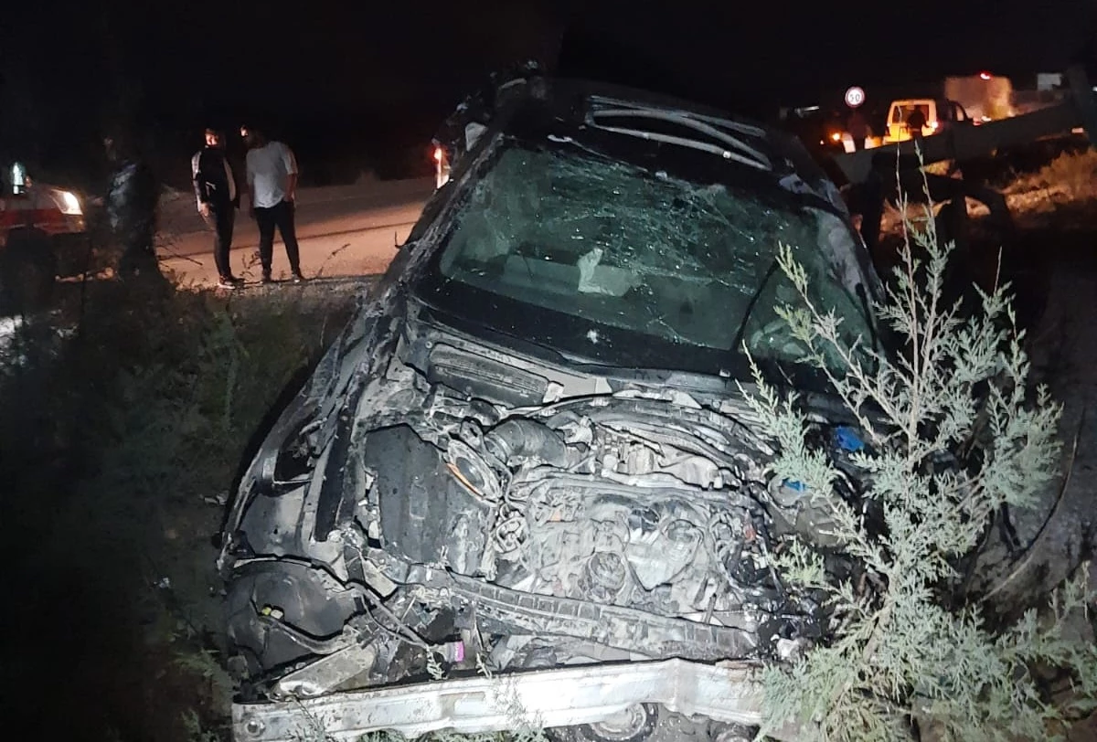 Muğla\'da otomobilin çarptığı yaya hayatını kaybetti, 2 kişi yaralandı