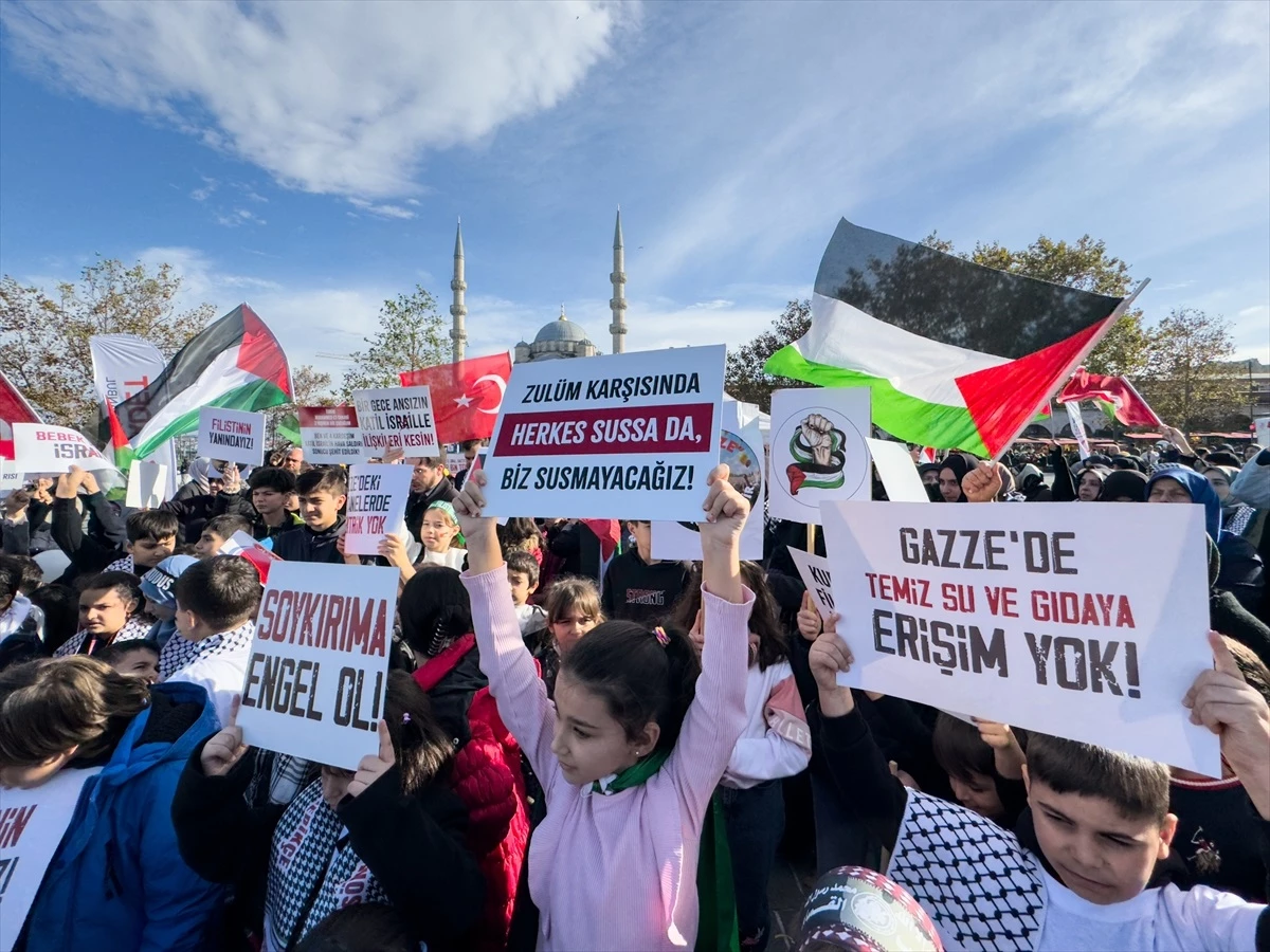 Saadet Partisi İstanbul İl Başkanlığı\'ndan Filistin\'e Destek Eylemi