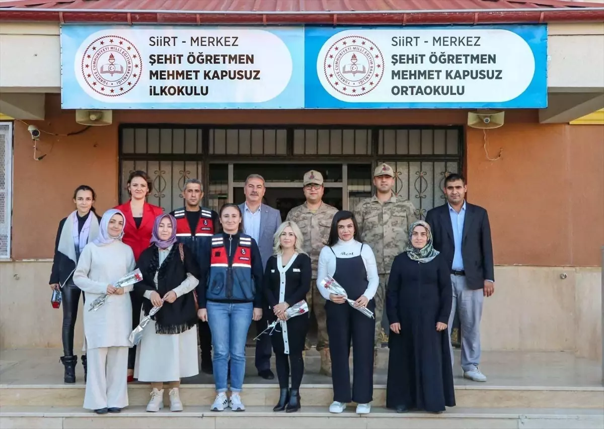 Siirt\'te jandarmadan Öğretmenler Günü kutlaması