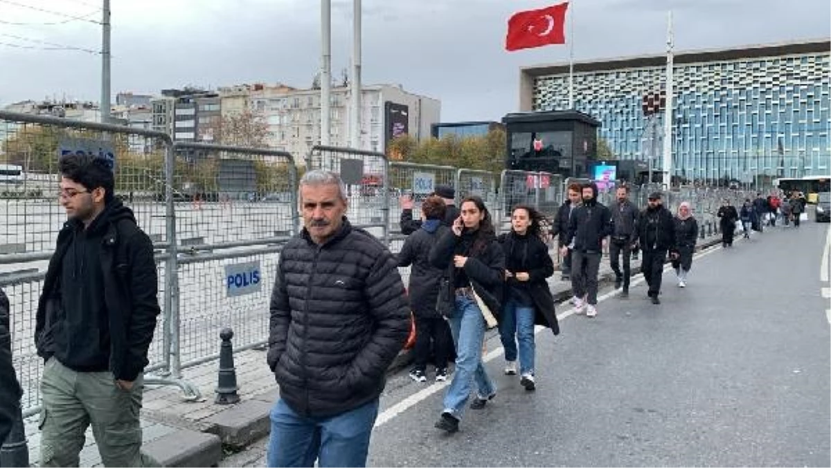 Taksim Meydanı Kadına Yönelik Şiddete Karşı Güvenlik Önlemleriyle Kapatıldı