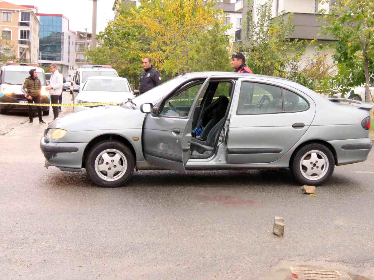 Lüleburgaz\'da Baba Oğul Kavgası: Bir Kişi Silahla Yaralandı