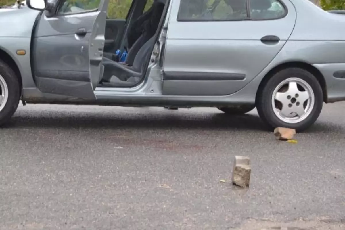 Baba, oğlunu tabancayla vurdu