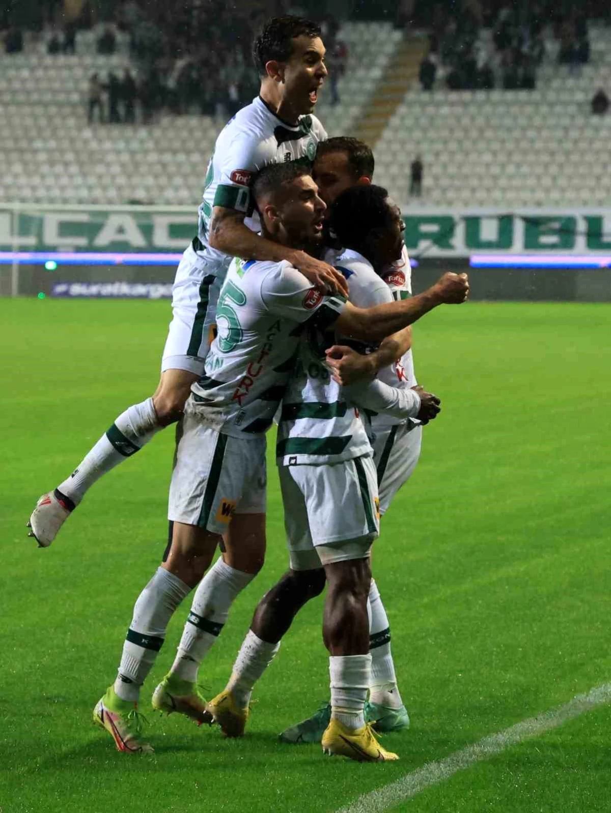 Konyaspor, Kasımpaşa\'yı 2-0 mağlup etti