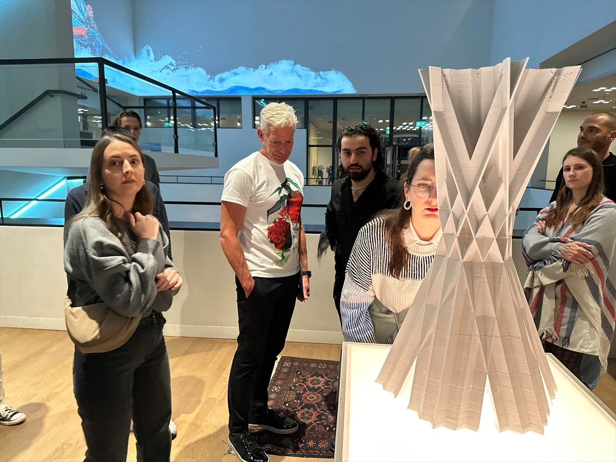 Hollandalı Türk Sanatçının Mimarlık Çalışması Van Gogh Müzesi\'nde Sergilendi