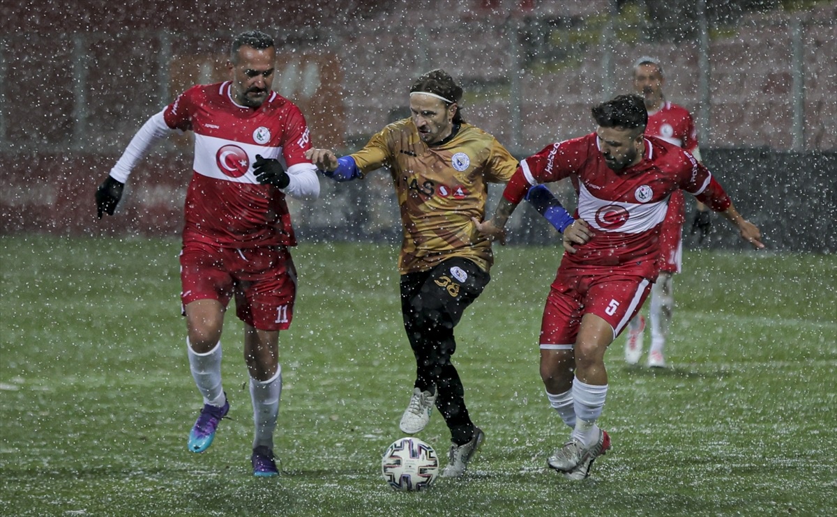 Türkiye Masterler ve Veteranlar Futbol Federasyonu, Bosna Hersek\'i mağlup etti