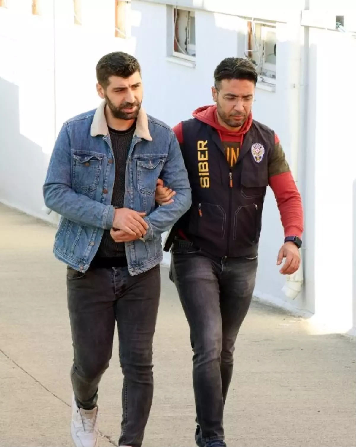 Adana'da Elektronik Eşya Dolandırıcıları Yakalandı