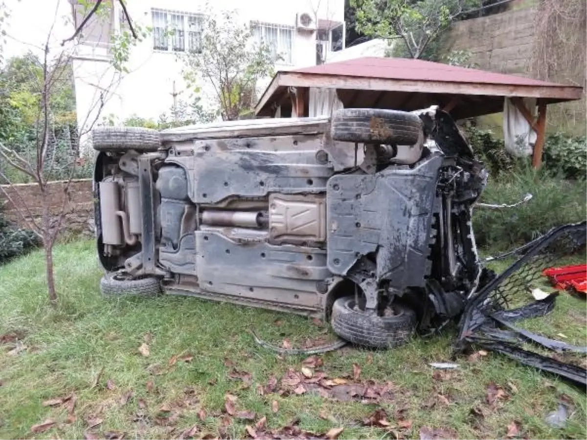 Üsküdar\'da Yol Kayganlığı Nedeniyle Kaza