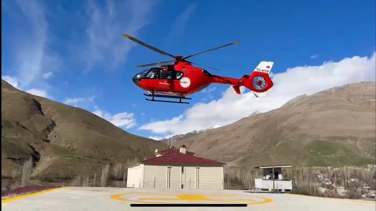 Van\'da Uyluk Kemiği Kırığı Olan Hasta Ambulans Helikopterle Hastaneye Ulaştırıldı